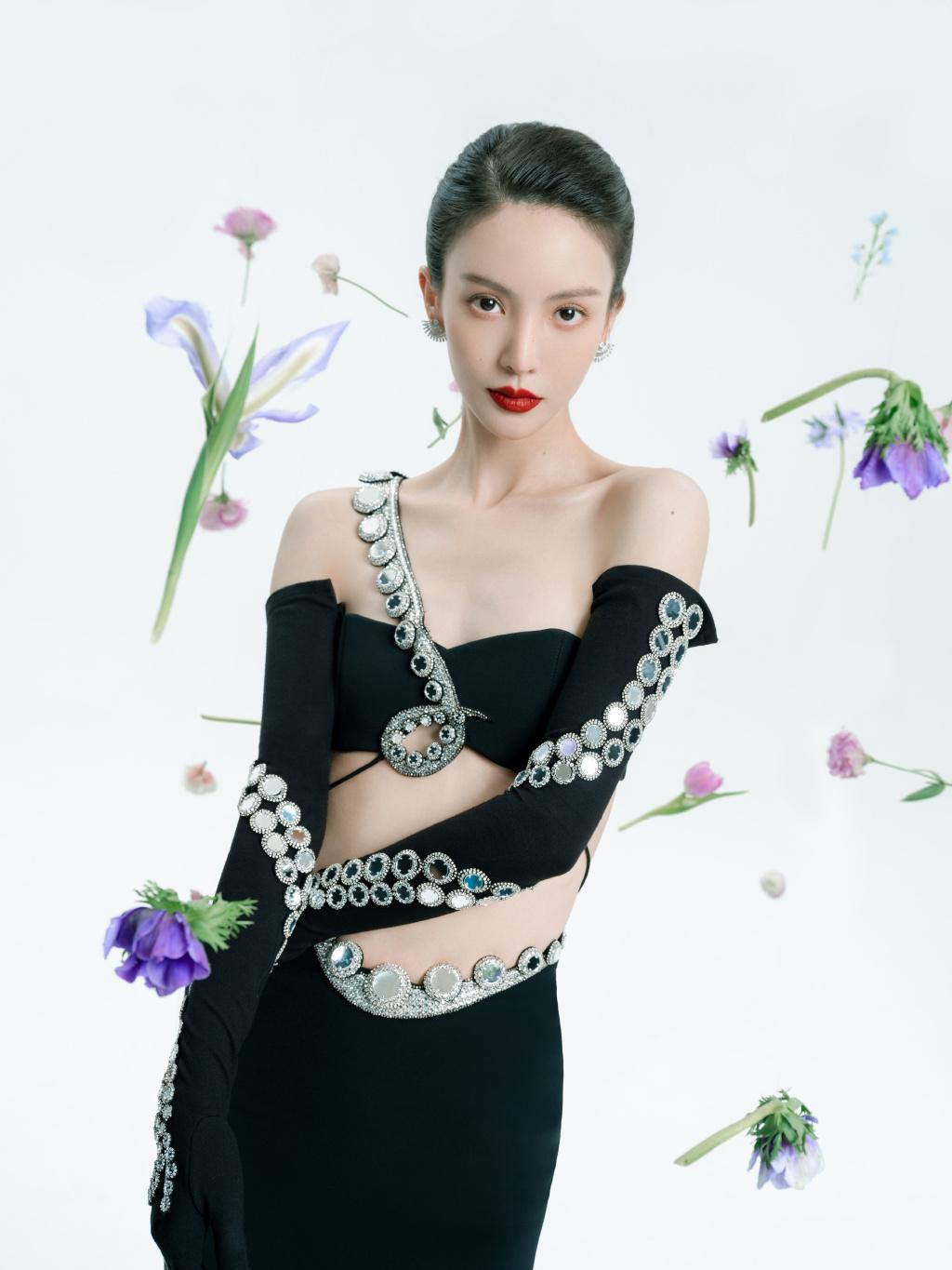 王鶴棣與迪麗熱巴，星光下的情感交織，王鶴棣與迪麗熱巴，星光下的情感碰撞