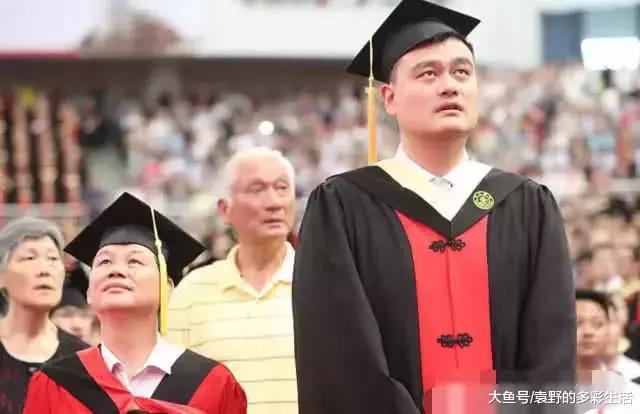 律師談學(xué)生網(wǎng)購(gòu)演出服退貨，律師解讀學(xué)生網(wǎng)購(gòu)演出服退貨權(quán)益