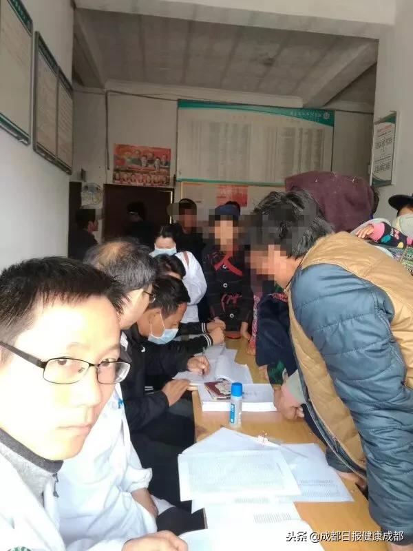 關(guān)于成都一年新增艾滋病感染者達(dá)十一萬人的謠言真相探究，成都一年新增艾滋病感染者謠言揭秘，真相與數(shù)字探究