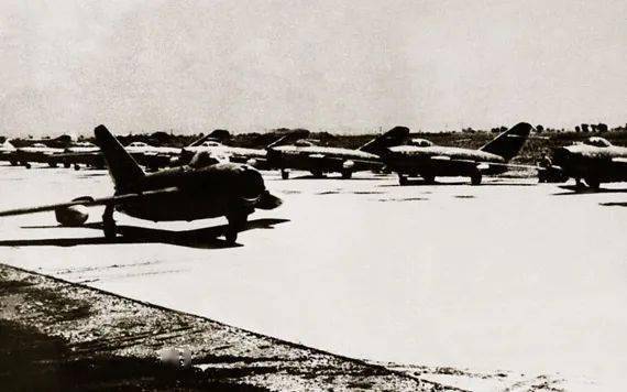 中國空軍成立時間，歷史沿革與發(fā)展成就，中國空軍成立時間、歷史沿革與發(fā)展成就概覽