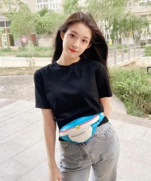 探究新一代魅力之星，聚焦中國00后女明星演員的獨(dú)特風(fēng)采，聚焦中國00后女明星演員的獨(dú)特魅力，探究新一代魅力之星