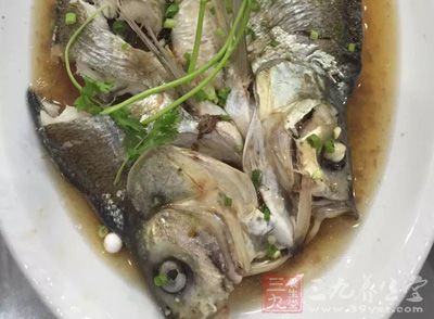 家常清燉魚的做法，美味與健康并重，家常清燉魚，美味與健康雙全的做法