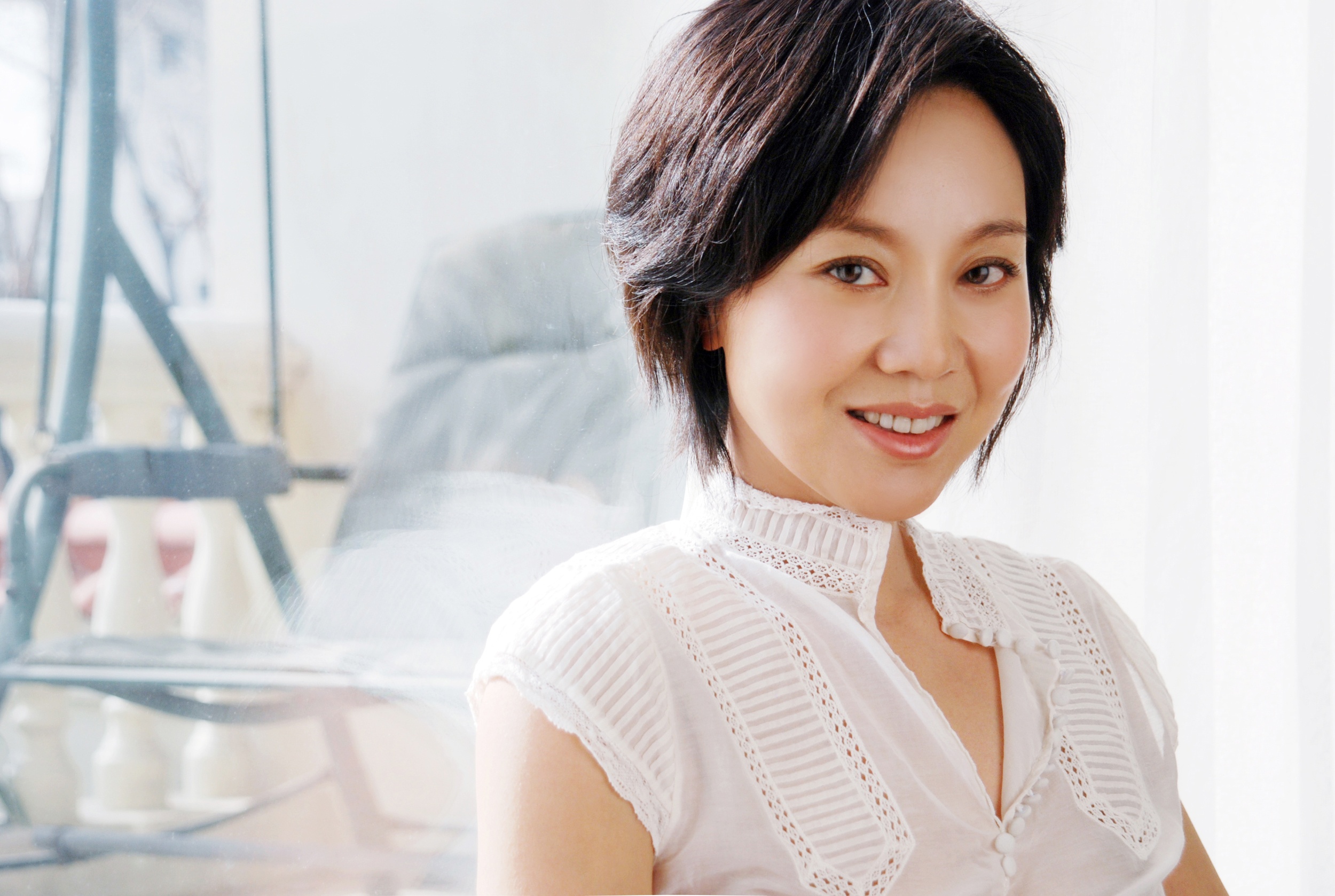 閆妮個(gè)人資料、年齡及簡(jiǎn)介，閆妮的個(gè)人資料、年齡與簡(jiǎn)介概述
