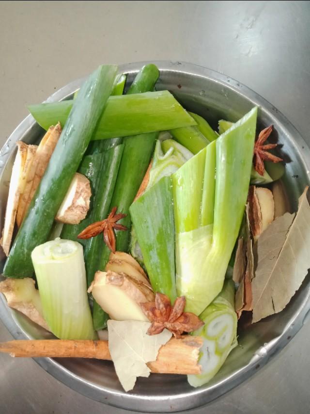 家常燉排骨的做法，一道美味佳肴的烹飪指南，家常燉排骨做法，美味佳肴的烹飪指南