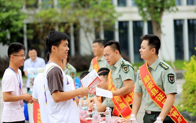 關(guān)于2023年秋季征兵報(bào)名時(shí)間的詳細(xì)解讀，2023年秋季征兵報(bào)名時(shí)間詳細(xì)解讀及報(bào)名攻略