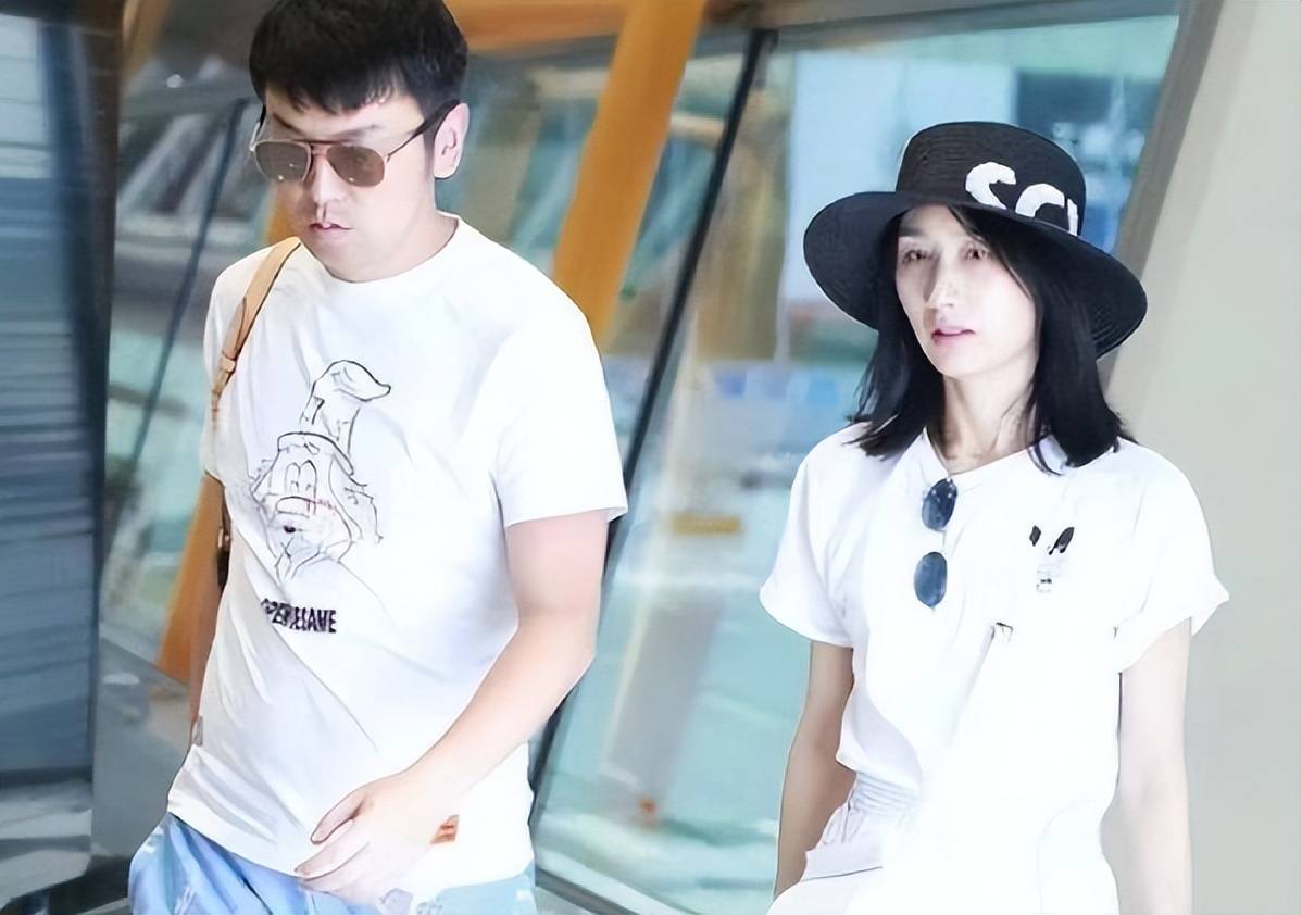 雷佳音老婆翟熙菲簡歷，一位低調而才華橫溢的女性，雷佳音妻子翟熙菲，低調才華女簡歷曝光