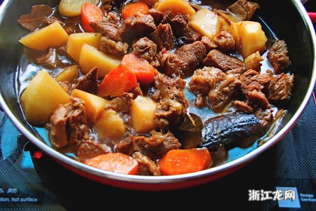 牛肉燉土豆的做法，一道家常美食的烹飪指南，家常美食，牛肉燉土豆的烹飪指南
