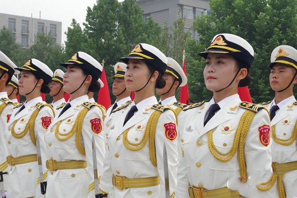 儀仗隊女兵與腳氣挑戰(zhàn)的故事，儀仗隊女兵戰(zhàn)勝腳氣挑戰(zhàn)的故事