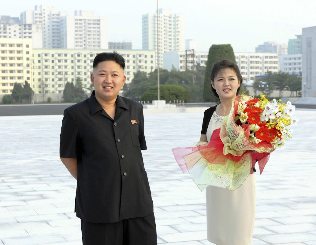 朝鮮金正正恩夫人，時(shí)代的交匯與現(xiàn)代朝鮮的縮影，金正恩夫人，時(shí)代交匯與現(xiàn)代朝鮮的縮影