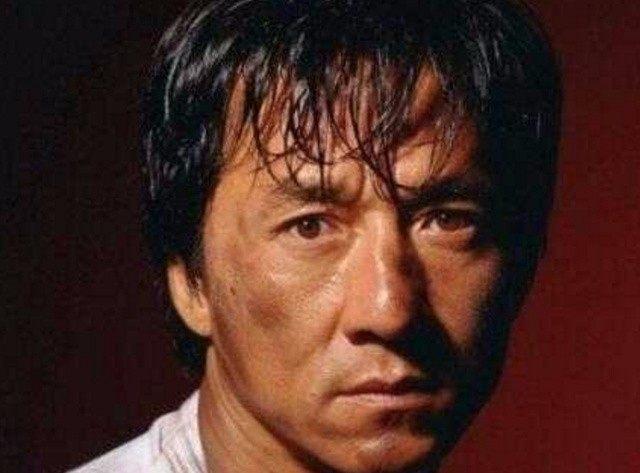 成龍國籍變化，探尋背后的故事與影響，成龍國籍變遷背后的故事與影響探究