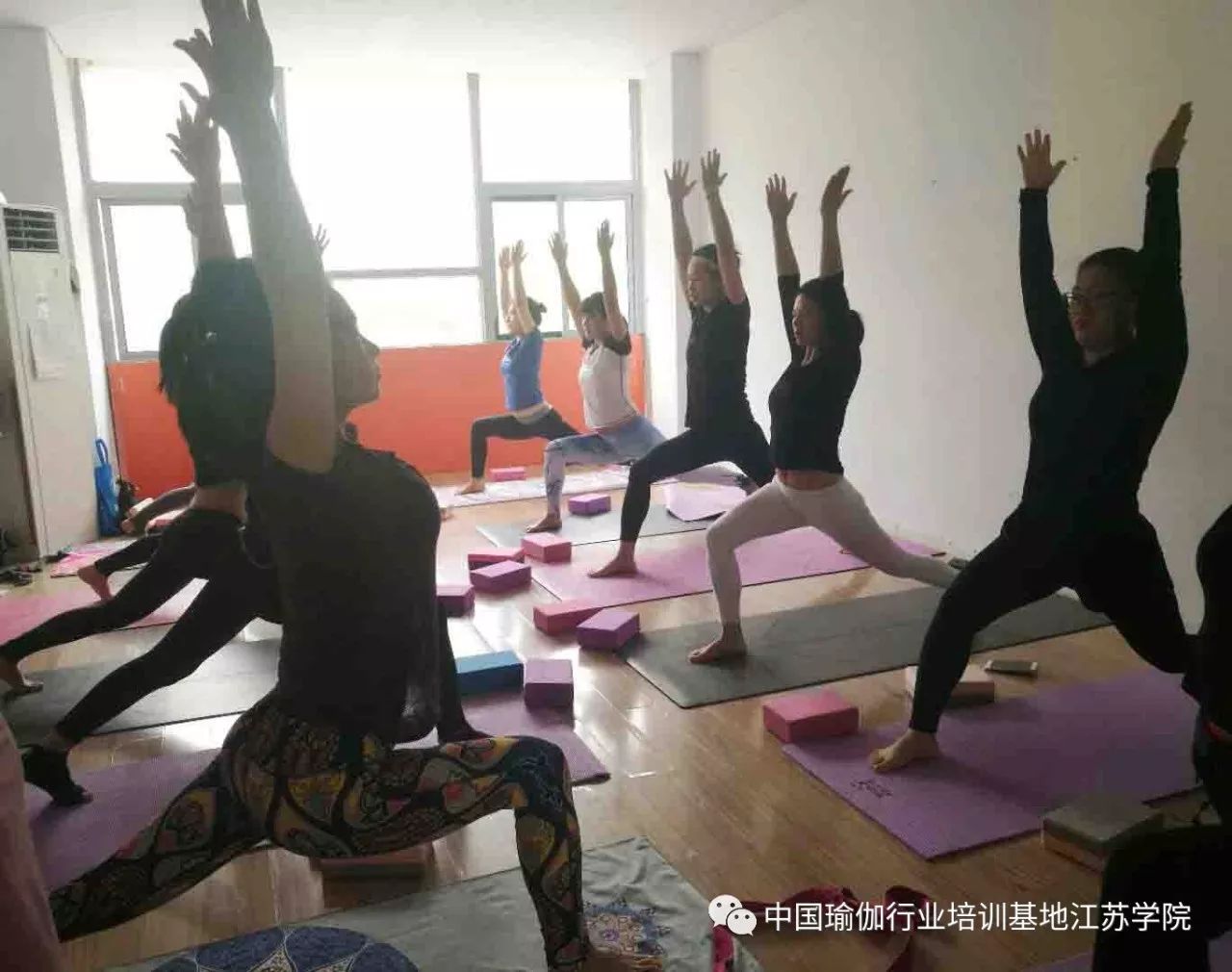 瑜伽肩頸理療，探索25體式之美，瑜伽肩頸理療，探索25體式之美，重塑優(yōu)雅頸部輪廓