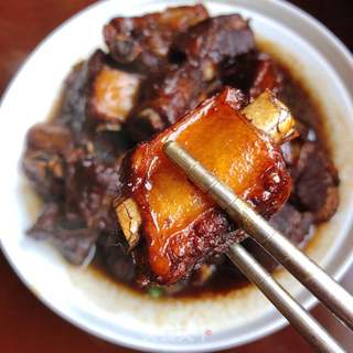 糖醋排骨的經(jīng)典做法，一道令人垂涎欲滴的佳肴，糖醋排骨經(jīng)典做法，垂涎欲滴的佳肴呈現(xiàn)！