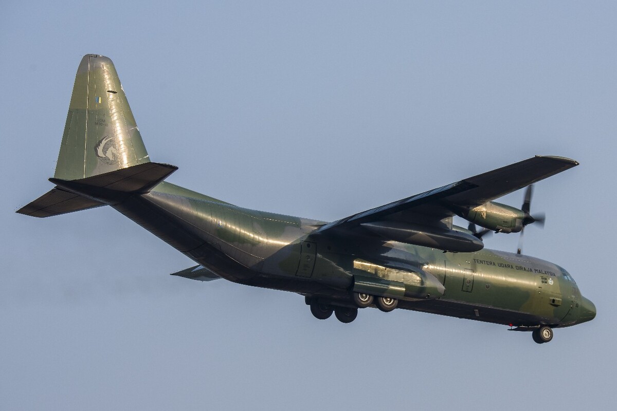 洛克希德C-130大力神運(yùn)輸機(jī)，空中巨人的傳奇，洛克希德C-130大力神運(yùn)輸機(jī)，空中巨人的傳奇之旅