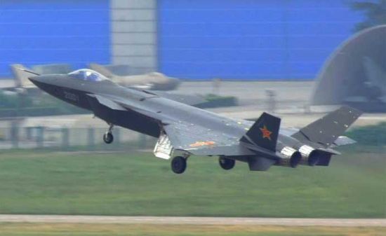 殲-12戰(zhàn)斗機(jī)高清圖片賞析，殲-12戰(zhàn)斗機(jī)高清圖片展示