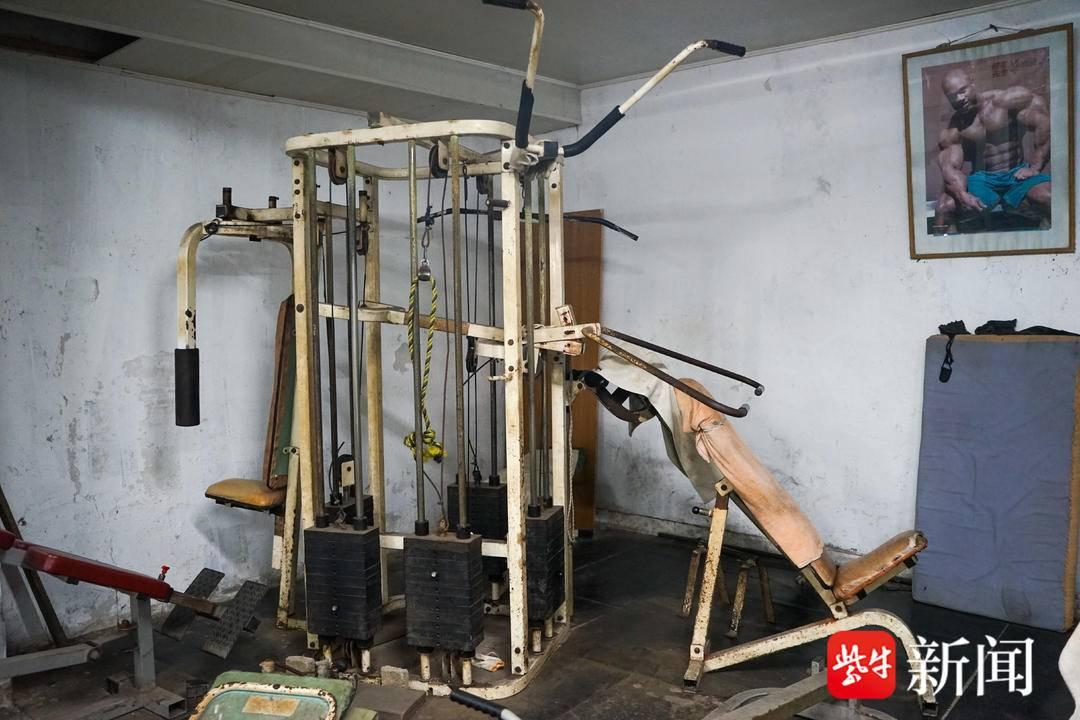 健身私教中的特殊體驗(yàn)，拉伸過程中的觸碰與感知，健身私教特殊體驗(yàn)，觸碰與感知的拉伸之旅