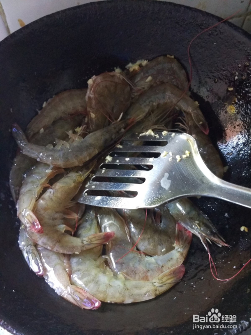 蒜蓉油燜大蝦的做法，一道美味佳肴的烹飪指南，蒜蓉油燜大蝦，美味佳肴的烹飪指南