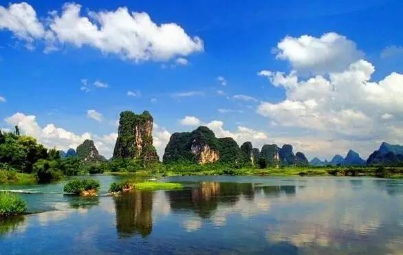 適合夏天去旅游的地方，尋找夏日的清涼勝地，夏日清涼勝地探尋，夏季旅游必去之處