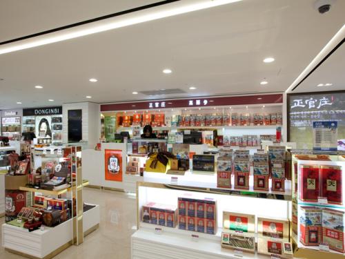 免稅店與專柜的區(qū)別，購物體驗的深度解析，免稅店與專柜對比，深度解析購物體驗差異