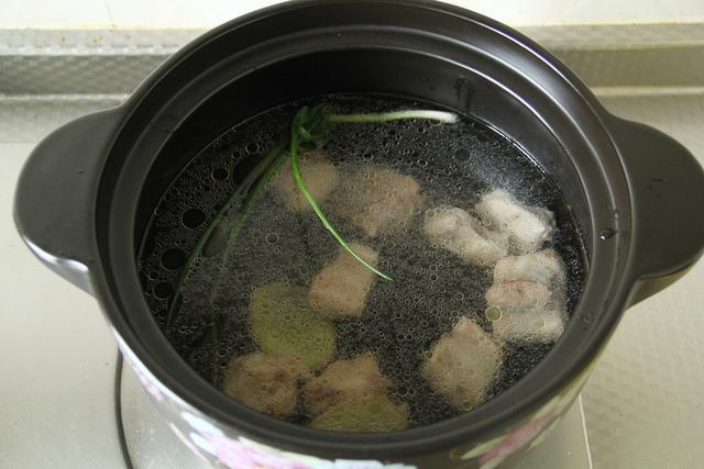 冬瓜排骨湯，燉煮技巧與美味秘訣，冬瓜排骨湯，燉煮技巧與美味秘訣解析