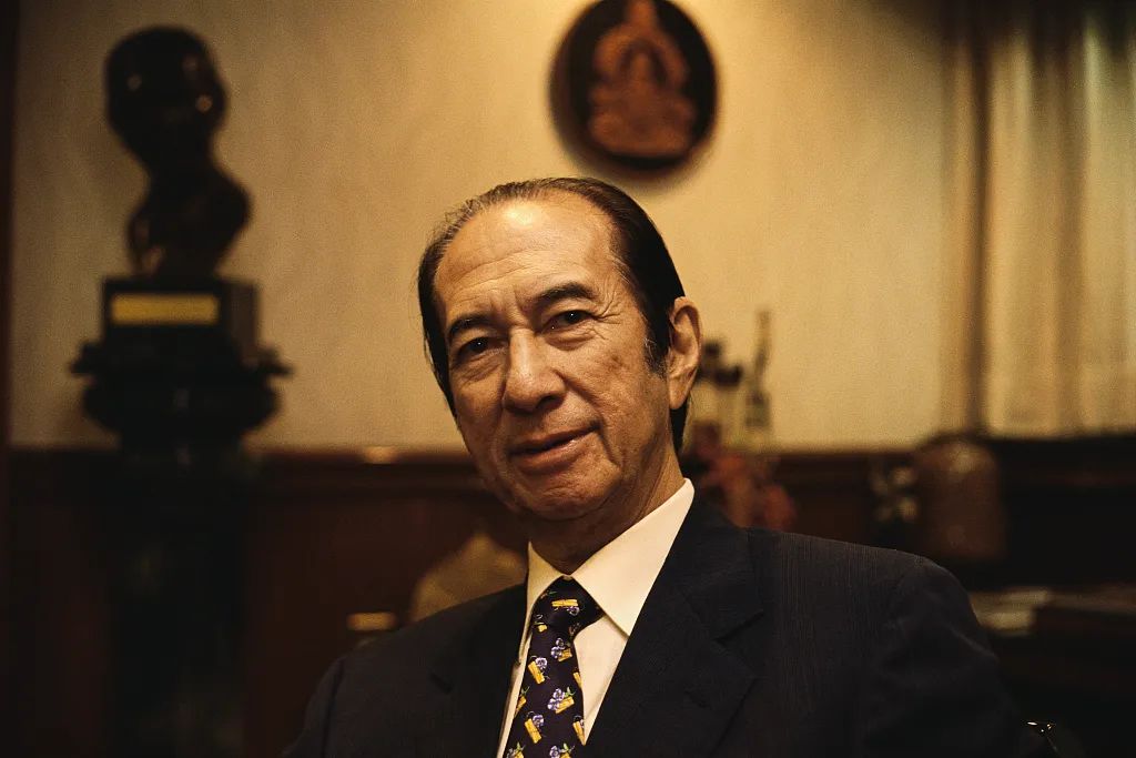 何鴻燊個(gè)人資料簡(jiǎn)介及圖片，何鴻燊個(gè)人簡(jiǎn)介與圖片回顧