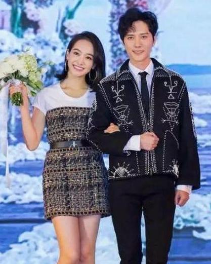 趙麗穎馮紹峰結(jié)婚照，星光之戀，美好瞬間定格，趙麗穎馮紹峰甜蜜婚紗照揭秘，星光之戀，永恒瞬間