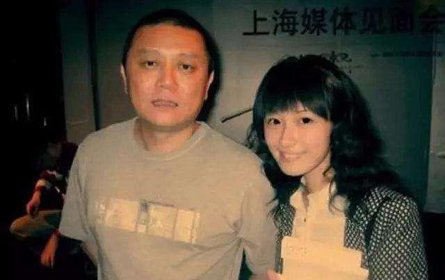黃立行老婆個(gè)人資料揭秘，走進(jìn)神秘女性的世界，黃立行老婆神秘面紗揭曉，深入探索其個(gè)人資料與內(nèi)心世界