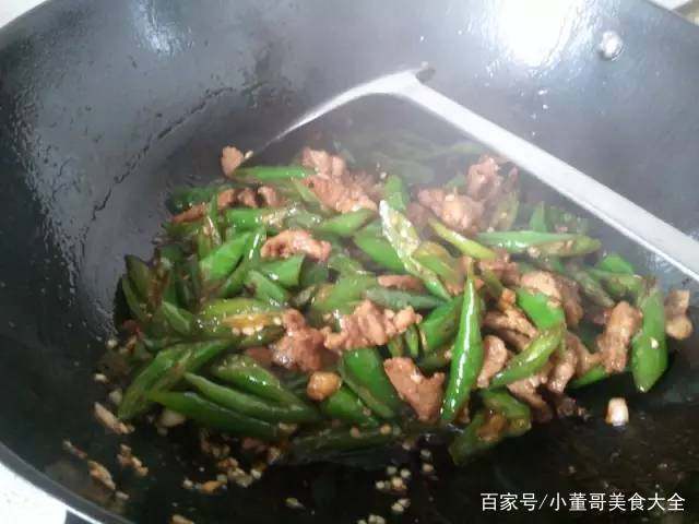 辣椒炒肉——一道美味的地道家常菜，辣椒炒肉，地道美味家常菜