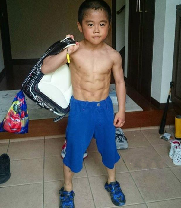小學生如何七天練出腹肌——腹肌速成攻略，七天速成！小學生腹肌鍛煉攻略