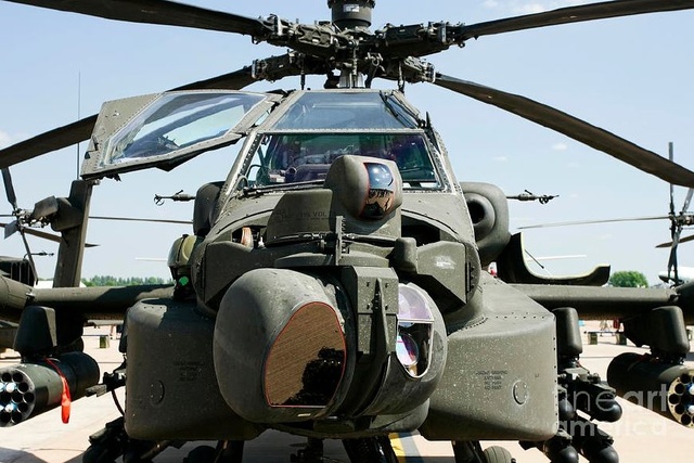中國擁有阿帕奇武裝直升機嗎？解讀現(xiàn)代軍事力量中的關(guān)鍵一環(huán)，中國是否擁有阿帕奇武裝直升機？探究現(xiàn)代軍事力量的關(guān)鍵一環(huán)。