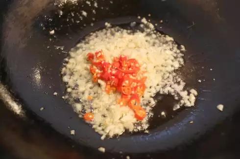 蒜蓉蝦的正確做法，烹飪美味海鮮的秘訣，蒜蓉蝦美味秘訣，烹飪海鮮的正確方法與技巧