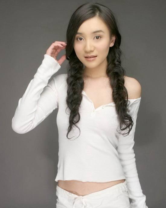 小宋佳的婚戀波折，兩次離婚背后的故事，小宋佳婚戀波折揭秘，兩次離婚背后的故事探究