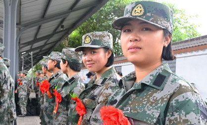 女兵應(yīng)征報名的崛起，勇氣與擔(dān)當(dāng)?shù)臅r代詮釋，女兵應(yīng)征報名的崛起，勇氣與擔(dān)當(dāng)?shù)臅r代展現(xiàn)
