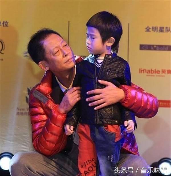 揭秘王志文的神秘妻子，她究竟是誰？，王志文神秘妻子的身份揭秘