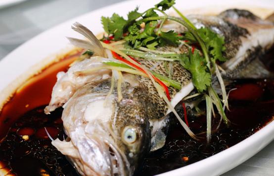 清蒸魚，傳統(tǒng)美食的魅力與獨特之處，清蒸魚，傳統(tǒng)美食的魅力與獨特風味展現(xiàn)