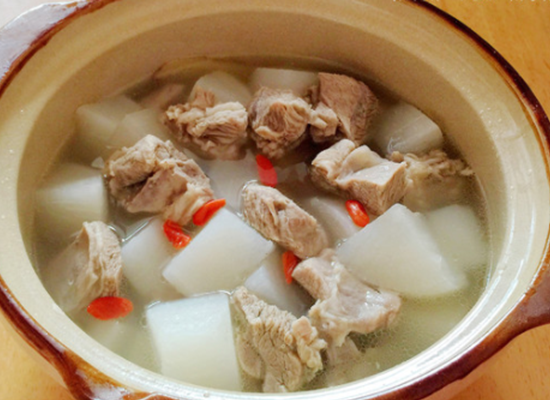 家常燉羊肉，一道溫暖人心的傳統(tǒng)佳肴，家常燉羊肉，暖心傳統(tǒng)佳肴的烹飪之道