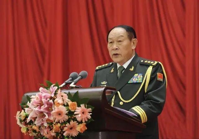 國(guó)防部長(zhǎng)是什么級(jí)別的官，職責(zé)、地位與權(quán)力，國(guó)防部長(zhǎng)職責(zé)、地位與權(quán)力詳解，級(jí)別與角色解析