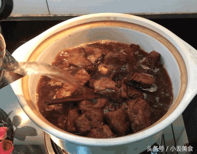 燉牛肉，三放二不放的藝術(shù)之道，燉牛肉，三放二不放的烹飪藝術(shù)之道