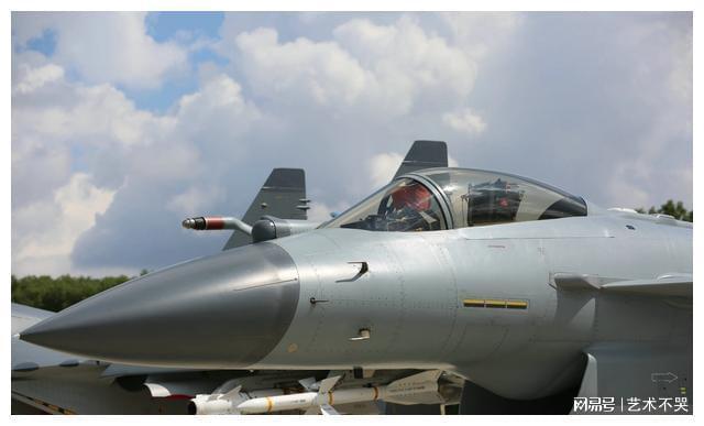 殲-10D魔改，探索中國空軍現(xiàn)代化之路的杰出代表，殲-10D魔改，中國空軍現(xiàn)代化之路的杰出代表探索