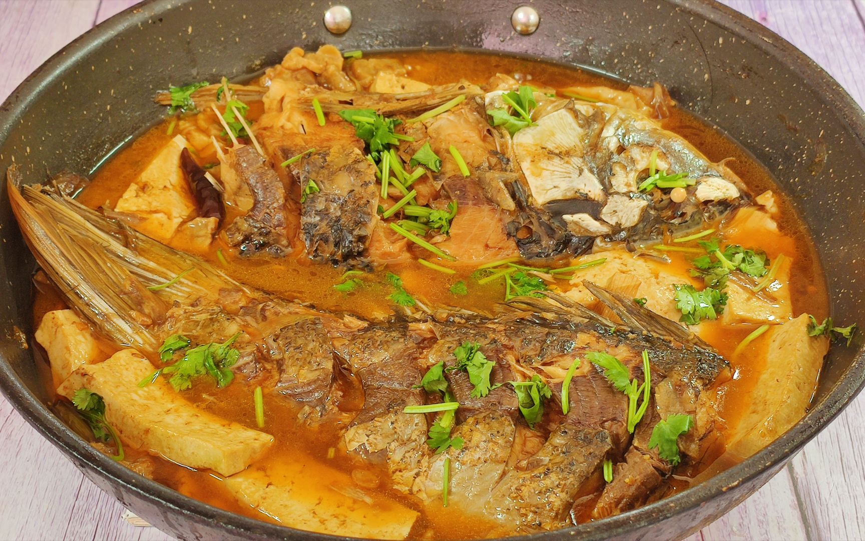 家常燉魚的做法，美味與健康并重的一道佳肴，家常燉魚，美味與健康并存的佳肴做法