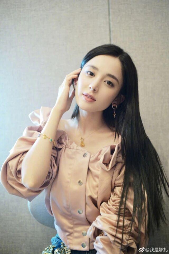 晚上如何巧妙撩女孩子聊天，晚上如何巧妙與女孩子展開聊天攻略