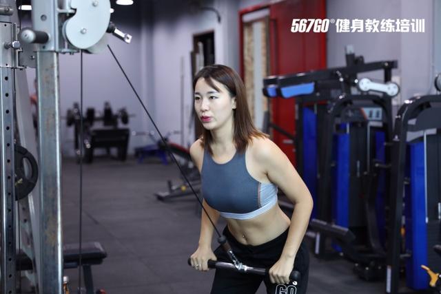 健身教練如何有效教授學(xué)員，健身教練高效教授學(xué)員的技巧與方法