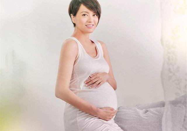 梁詠琪年齡與個(gè)人資料概述，梁詠琪個(gè)人資料及年齡簡(jiǎn)介