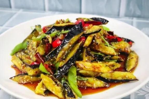 家常美味，炒茄子的做法，家常美味炒茄子做法分享