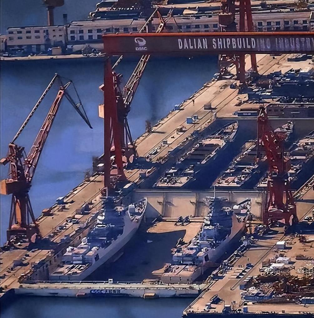 中國(guó)第一艘導(dǎo)彈驅(qū)逐艦，探索與突破的歷史篇章，中國(guó)首艘導(dǎo)彈驅(qū)逐艦，探索與突破的歷史篇章