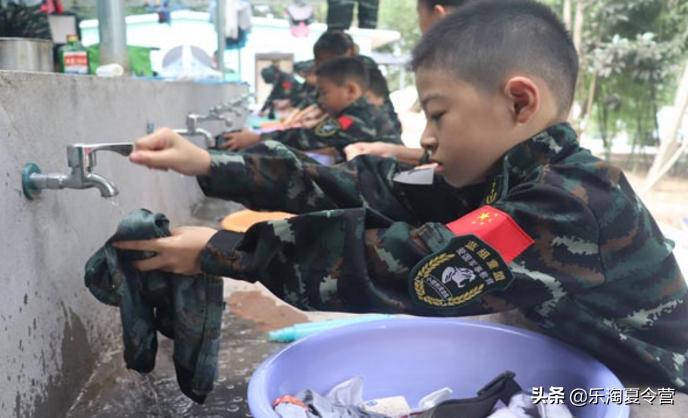 上海軍事夏令營(yíng)，鍛造新時(shí)代少年的鐵血精神，新時(shí)代少年鐵血精神鍛造地——上海軍事夏令營(yíng)