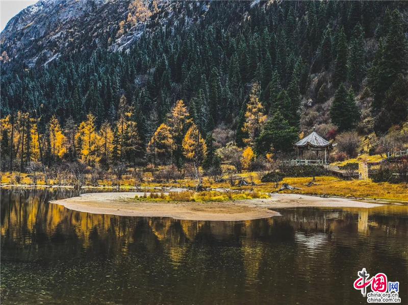 阿壩州旅游景點(diǎn)，自然與文化的完美融合，阿壩州，自然與文化交融的旅游勝地