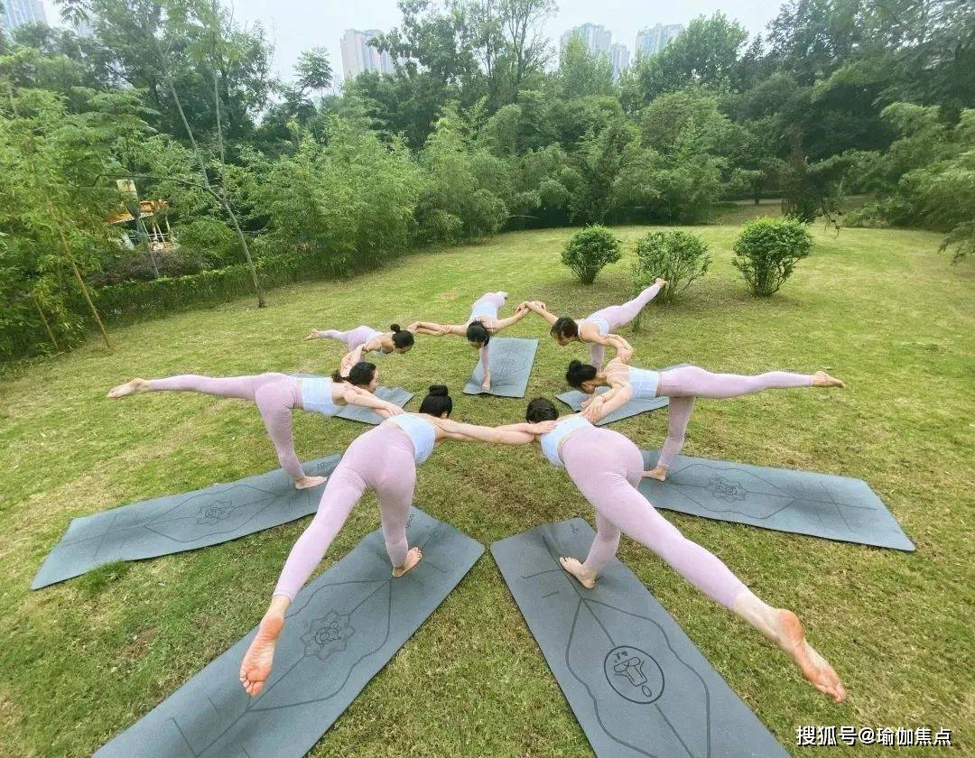 女人考個(gè)瑜伽證有沒(méi)有用？深度探討瑜伽證書在現(xiàn)代社會(huì)的價(jià)值與意義，深度探討，瑜伽證書在現(xiàn)代社會(huì)的價(jià)值與意義，對(duì)女性是否有用？