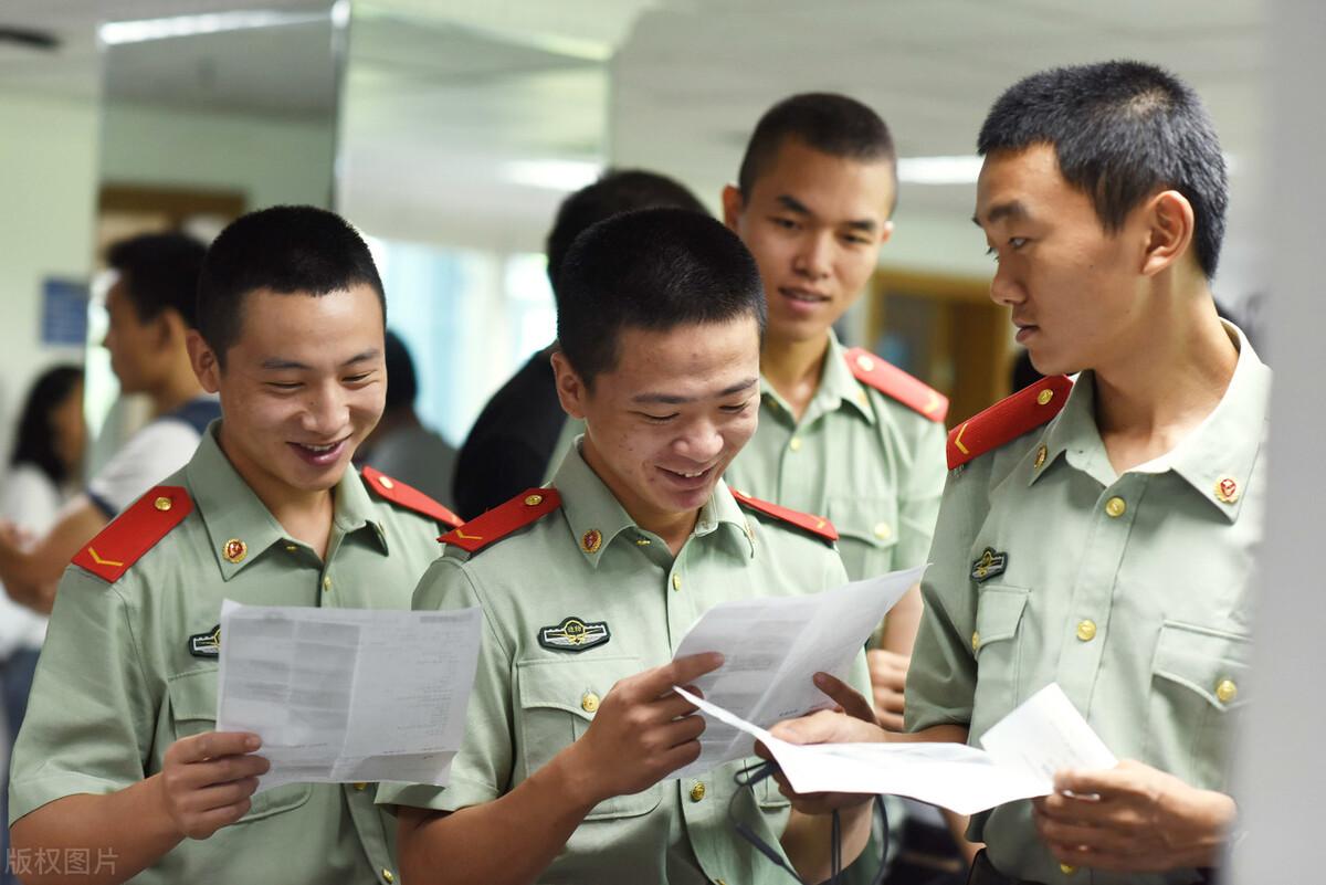 大學(xué)生入伍體檢要求詳解，大學(xué)生入伍體檢要求全面解析