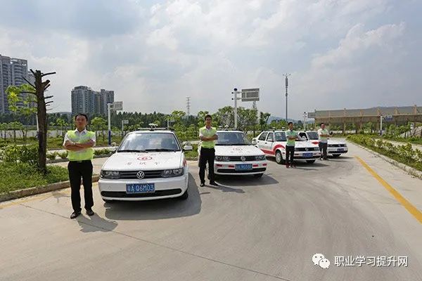考汽車教練證需要什么條件？全面解讀汽車教練認(rèn)證要求，全面解讀，考汽車教練證的條件與要求