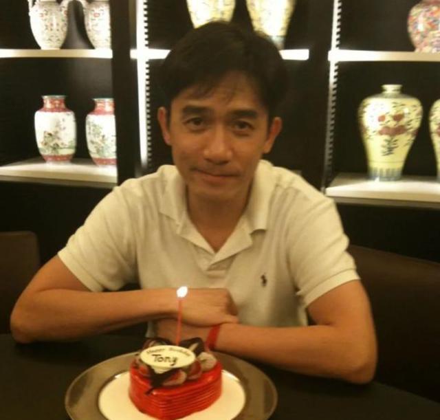 關(guān)于小楊哥爸爸裸體視頻觀看的探討與警示，小楊哥爸爸裸體視頻探討，網(wǎng)絡(luò)亂象的警示與反思